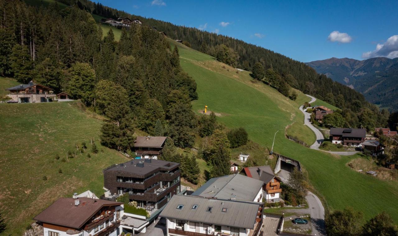 Sunny Ferienwohnungen Ski In - Ski Out Self Check In Zell am See Esterno foto